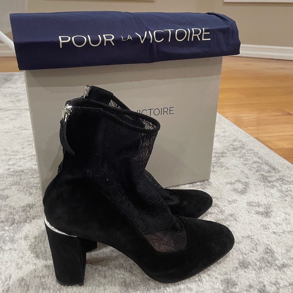 Pour La Victoire size 9.5 black suede and lace bootie